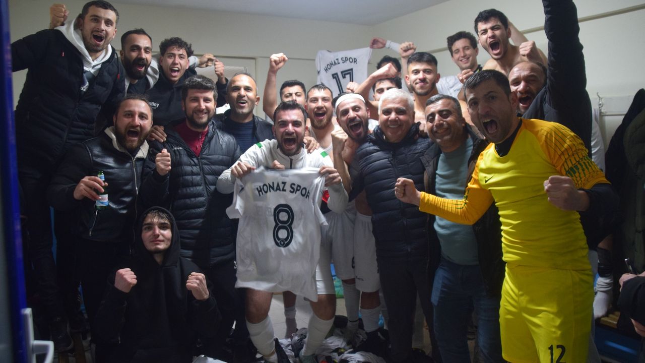 Şemiklerspor ve Honazspor Süper Amatörde