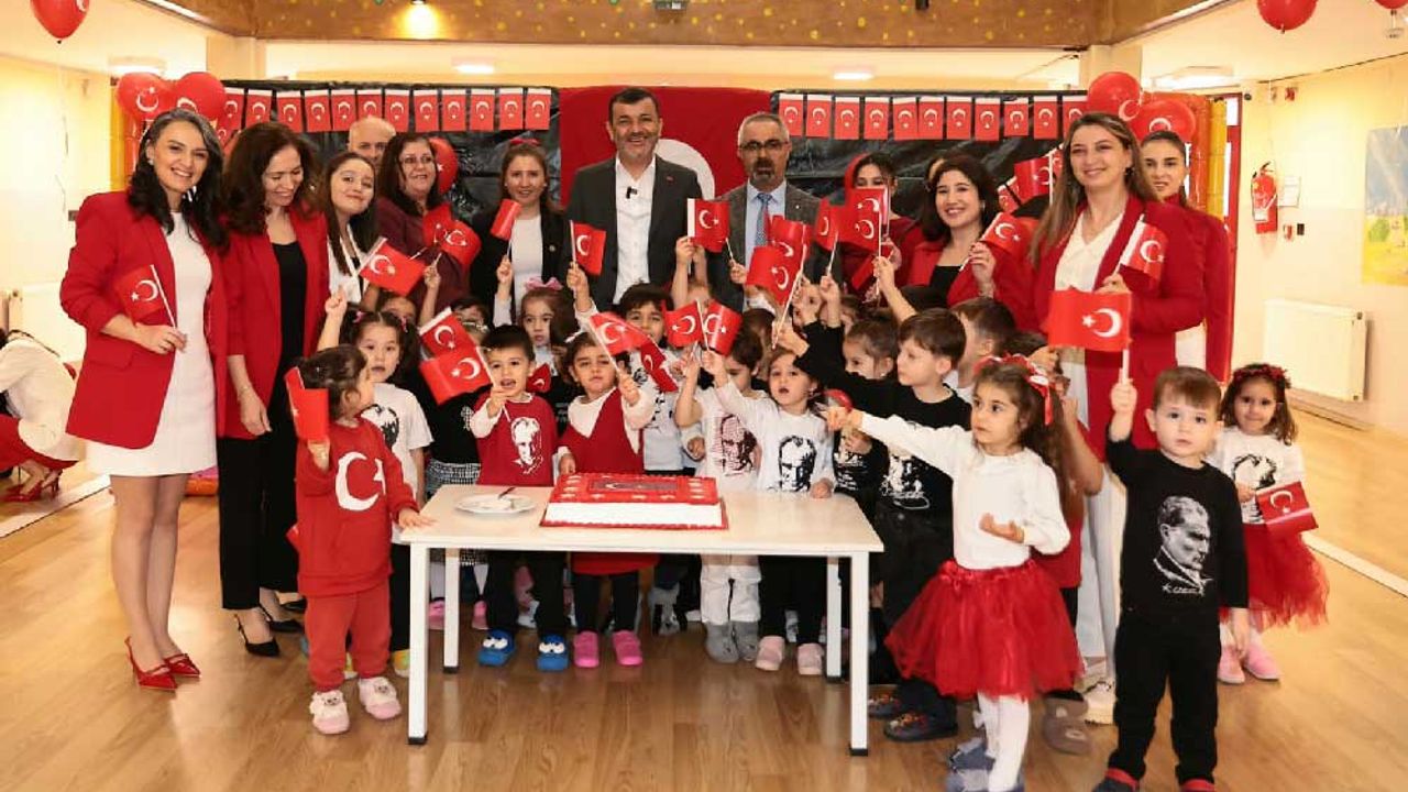 Denizli Büyükşehir’in Güneşli Günler’inde Cumhuriyet sevinci