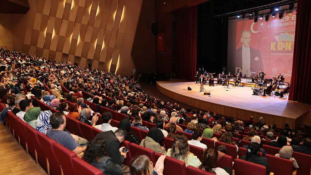 Denizli Büyükşehir’den Cumhuriyet’in 102. Yılında Nostaljik Gece