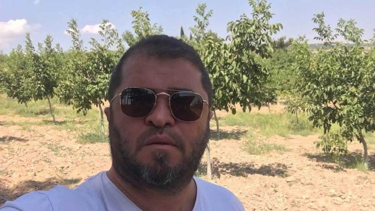 Çocuklarını görmek için gitti, satırlı saldırıya uğradı