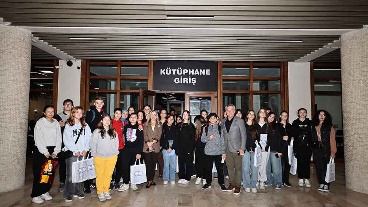 Kitap tutkunları Cumhuriyet’in 102. yılında bir araya geldi