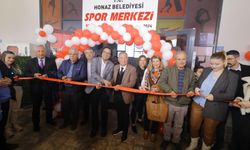 Honaz’ın yeni spor merkezi törenle açıldı