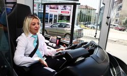 İlk Kadın Otobüs Şoförü Seferine Başladı