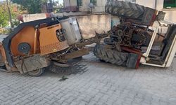 Belediyenin temizlik makinası ve traktörünü çalan hırsızlar kaza yaptı