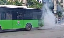 Denizli'de seyir halindeki halk otobüsünü kaplayan dumanlar korku dolu anlar yaşattı