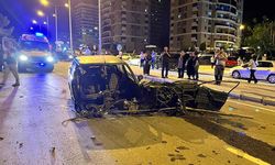 Lüks araçla çarpışan Tofaş ikiye bölündü