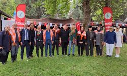 Efeler ve Yörükler huzurevi bahçesine kıl çadır kuruldu