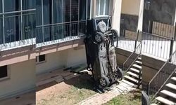 Kadın aday sürücü apartmanın bahçesine uçtu