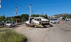 Kale'de Tütün işçilerini taşıyan otomobil, hafif ticari araçla kafa kafaya çarpıştı; 6 yaralı