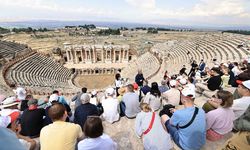 Dünyaca ünlü Kızıl Ordu Korosu, Pamukkale'ye hayran kaldı