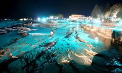 Pamukkale ve Hierapolis’i gece 76 bin kişi ziyaret etti