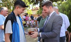 Başkan Tatık'a kar helvalı sürpriz doğum günü kutlaması