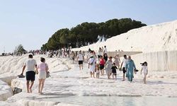 Pamukkale bayramda ziyaretçi akınına uğradı