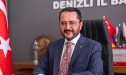 “Türk Milleti Boyun Eğmez, Diz Çökmez”
