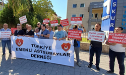 Emekli Astsubaylardan İşkur Önünde Sessiz Çığlık
