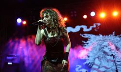 Sena Şener, 27. Çivril Elma Festivalinde Unutulmaz Bir Gece Yaşattı