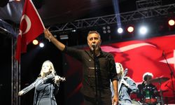 Çivril'de Haluk Levent Rüzgarı Esti