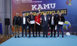 Denizli'de Kamunun şampiyonları kupalarını aldı