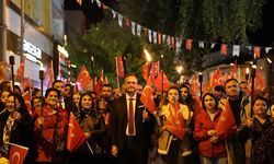 Cumhuriyetin 102. yaşı Çivril’de fener alayı ve konserle kutlandı