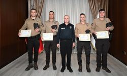 Denizli'de zehir taciri ve aranan şahsı yakalayan mahalle bekçileri ödüllendirildi