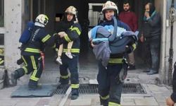 Ev olarak kullanılan iş hanında çıkan yangında 17’si çocuk 21 kişi kurtarıldı