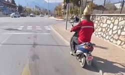 Kask yerine miğfer takan dede görenleri şaşırttı