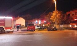 Tek katlı evdeki yangın korkuttu