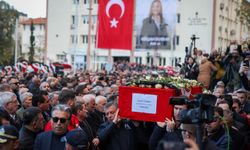 Manisa, ilk kadın başkanına ağladı