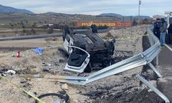 Karşı şeridi geçerek takla atan otomobilde 1 kişi hayatını kaybetti