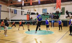 Çameli Kurumlar-Mahalleler Voleybol Turnuvası büyük heyecanla devam ediyor
