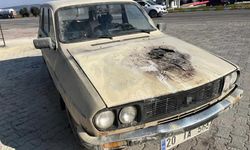 Seyir halindeki otomobil alev aldı