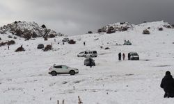 Denizli Nikfer Kayak Merkezi'nde yoğunluk erken başladı