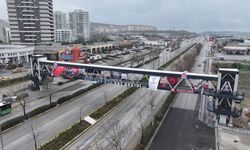 Menderes Bulvarındaki modern yaya üst geçidi açılıyor