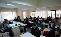 Büyükşehir’den YKS’ye hazırlanan gençlere deneme kulübü desteği