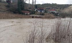 Denizli'de sel köprülere ağır hasar verdi