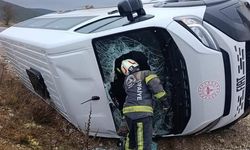 Tavas’ta servis aracı yan yattı; 9 yaralı