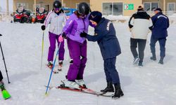 JAK şehit ve gazi çocuklarına kayak eğitimi verdi