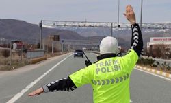 Polisin ‘dur’ ihtarını uymayan ehliyetsiz sürücüye 542 bin lira ceza