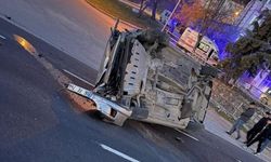 Denizli-Serinhisar karayolunda 2 araç takla attı; 5 yaralı