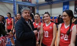 Çardak’ta Kadınlar Günü’ne özel voleybol turnuvası düzenlendi