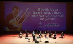 Özay Gönlüm Salonu’nda vefa gecesi