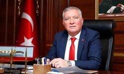 Başkan Kepenek: "Geleceğin mimarı çocuklarımızın bayramı kutlu olsun"