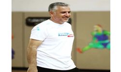 Zafer Aktaş: “Oyuncularımla ve bu şehirle gurur duyuyorum”