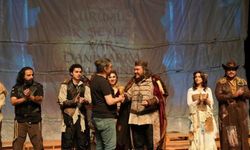 Uluslararası Tiyatro Festivali Denizli’ye Sanat Rüzgarı Estirdi