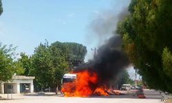 Denizli Sarayköy’de Saman Yüklü Tır Alev Alev Yandı