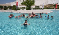 Pamukkale'de“Annemle Yüzmenin Tam Zamanı” Projesi Devam Ediyor