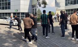 Denizlispor Tesislerinde Taraftarlar İle Başkan Arasında Gerginlik