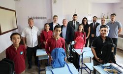 Honaz'da Okul Çantaları Öğrencilere Ulaşmaya Devam Ediyor