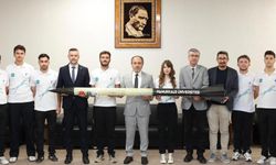 PAÜ’nün TEKNOFEST’teki Gururu Hazar Aerospace Takımından Rektör Güngör’e Ziyaret