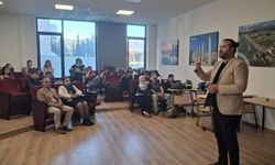 Gazeteci Özkan Tokmak PAÜ İletişim Fakültesi Öğrencileriyle Buluştu